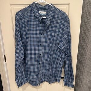 Columbia lightweight flannel shirt size medium